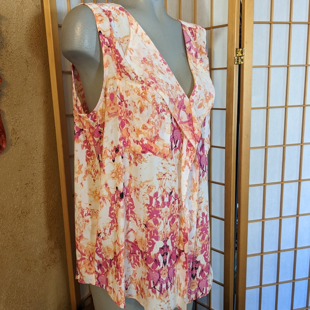 Apt 9, sleeveless ruffle top, NEW with tags, XL.